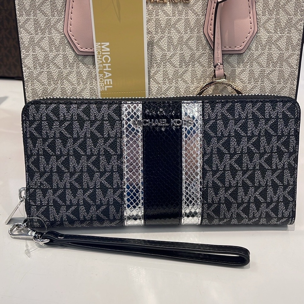 Michael Kors Jet Set Travel Large Signature Logo and Metallic Continental Wallet - Picture 7 of 16